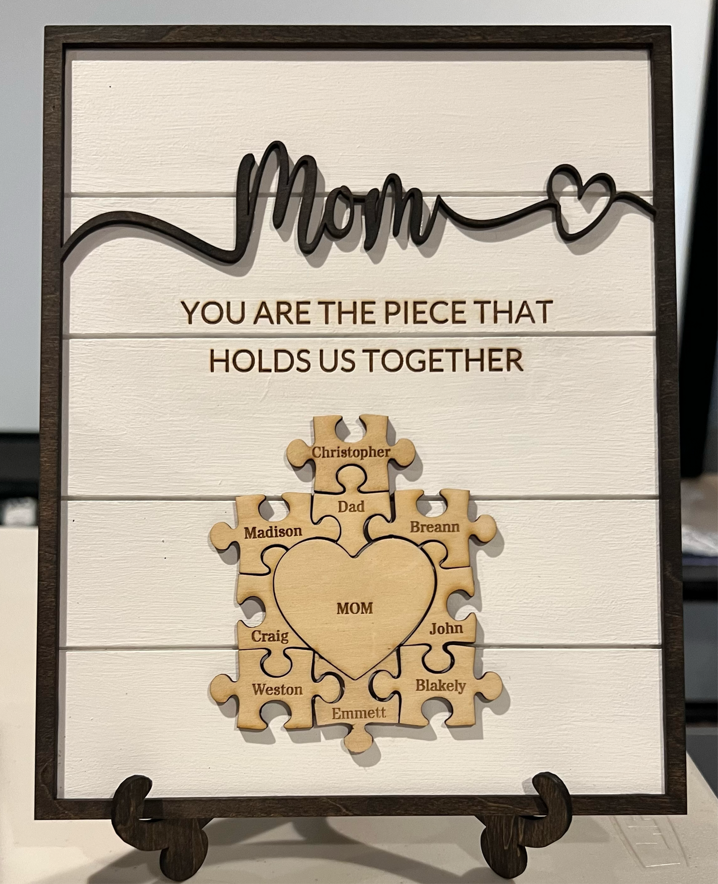 Mom puzzle sign